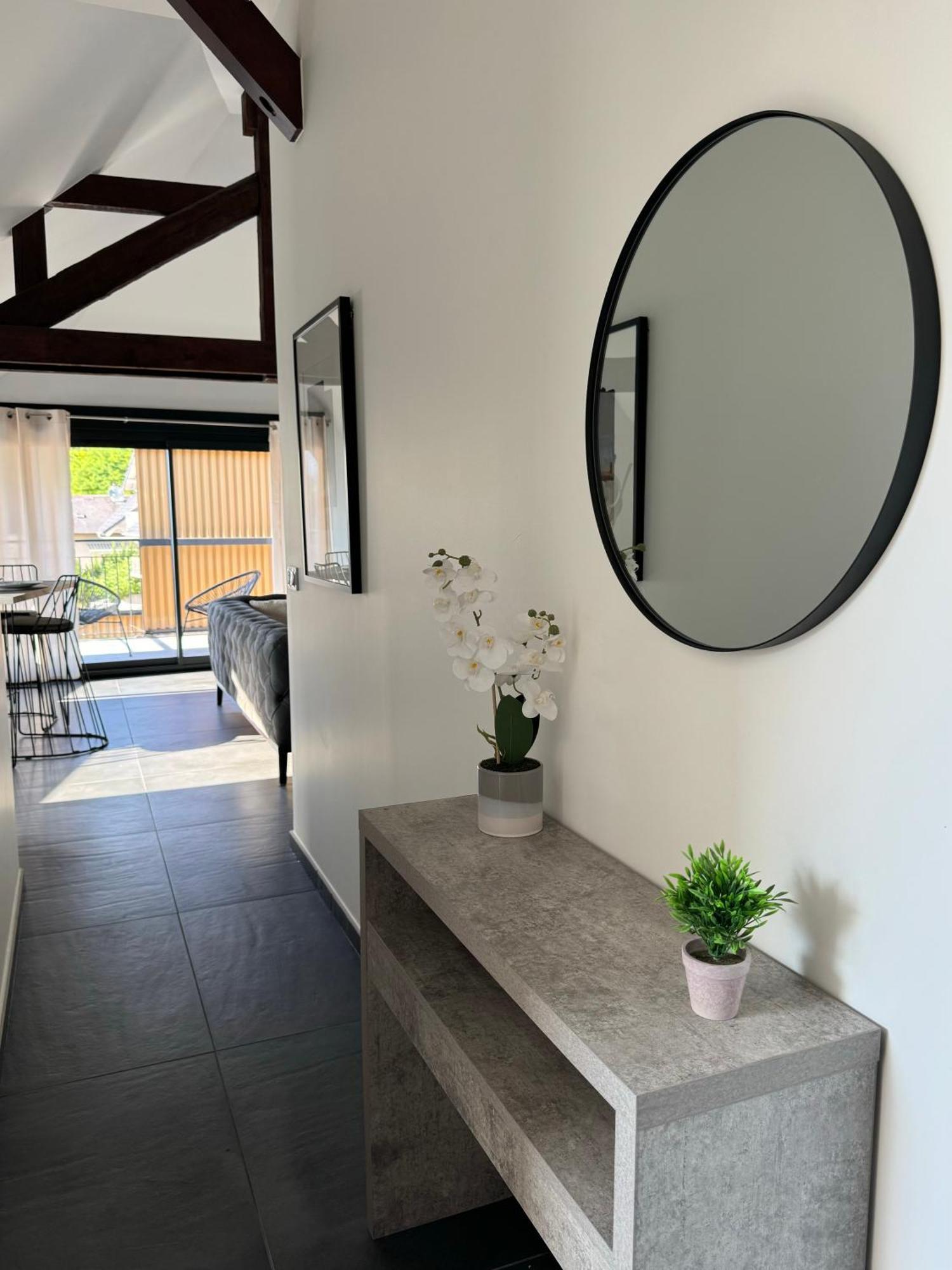 Magnifique Appartement Vue Lac - 5 Personnes Voglans Екстериор снимка